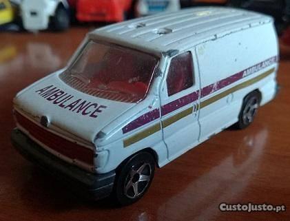 Ambulância Ford Econoline 1/63 Majorette
