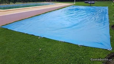 Cobertura para piscina em bom estado