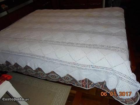 Colcha antiga em crochet - para cama de casal