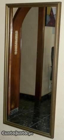 Grande Espelho Antigo