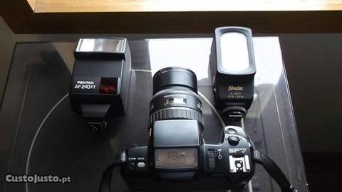 Máquina fotográfica e objectiva Pentax SF7