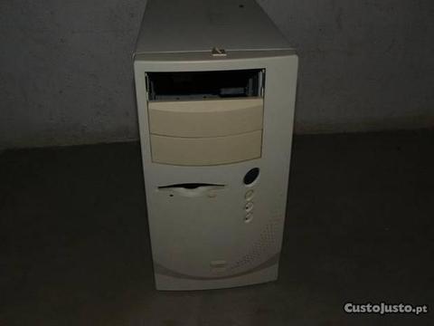 Computador Midle tower Pentium