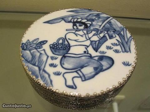 Caixa Porcelana China Figura espelho a azul Metal