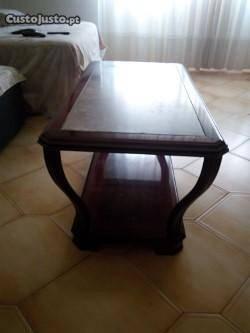 mesa de centro em madeira com pedra de mármore