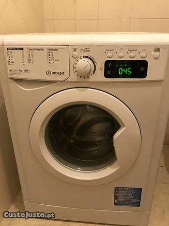 Máquina lavar roupa Indesit c/ 4 meses