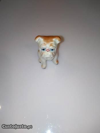 Escultura em porcelana de Bulldog inglês