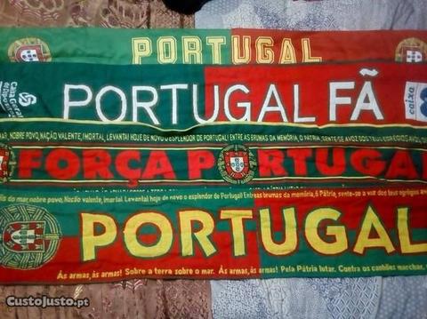 Conjunto de 4 Cachecóis da Selecção de Portugal