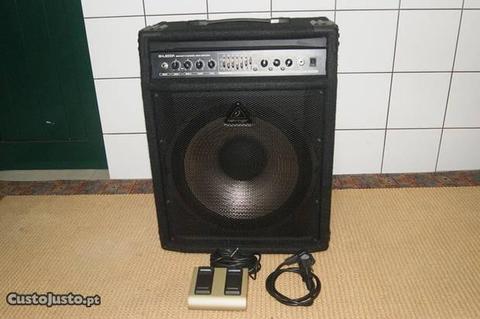 Amplificador de Baixo Behringer 300w