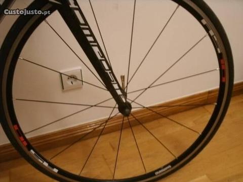 Rodas Estrada Shimano RS 10