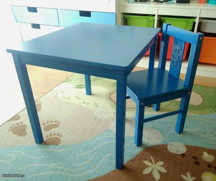 Mesa de criança + cadeira