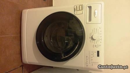 Maquina lavar roupa com avaria