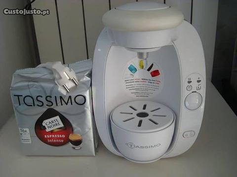 Máquina de café Tassimo Bosch + oferta de café