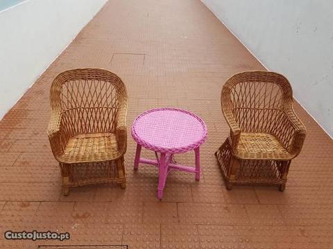Mesa e cadeiras de vimes - Tamanho de criança