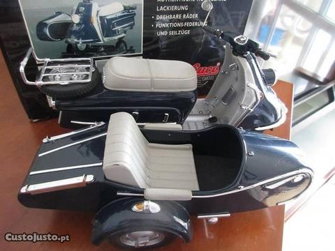 Miniatura de coleção na escala 1:10 SIDECAR