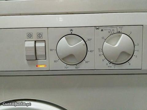 Máquina de lavar roupa Singer