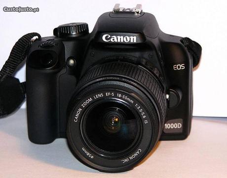 Canon EOS 1000D com objectiva 18-55mm