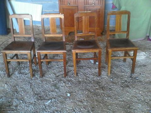4 cadeiras vintage com assento gravado
