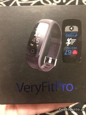 VeriFit Pro smart fitness bracelet