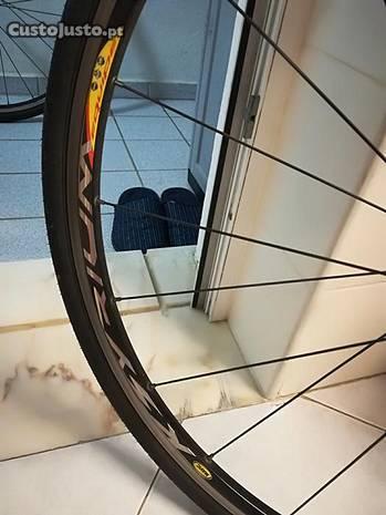 Roda de estrada Mavic Ksyrium equipe
