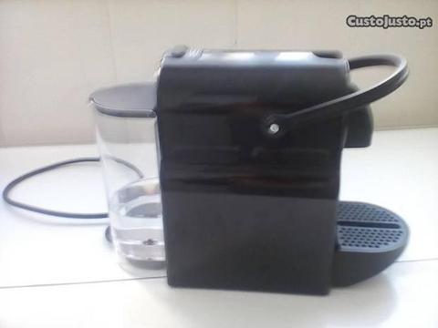 Máquina cápsulas Nespresso compatível com outras