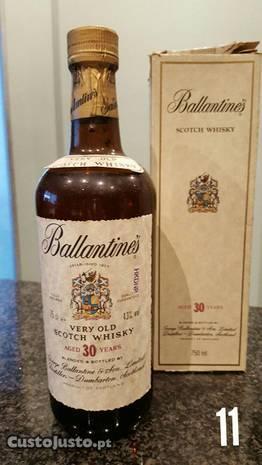 1 Garrafa whisky Ballantines 30 anos antiga