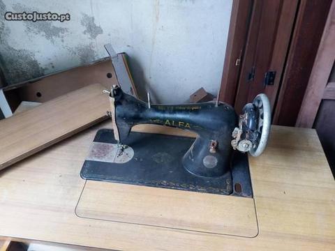 Maquina costura antiga