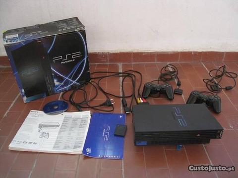 Consola PlayStation 2 (PS2) com comandos