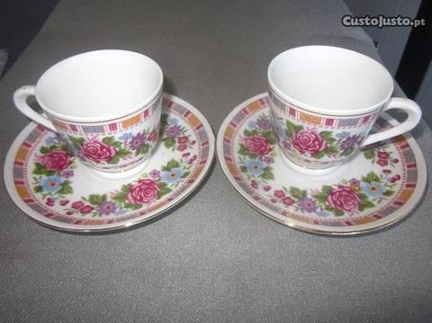 2 chávenas de café em porcelana da China