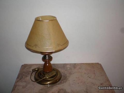 Candeeiro de Mesa