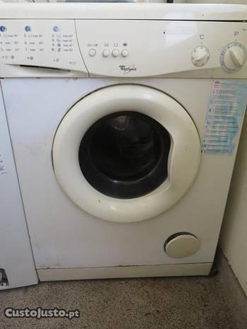 Maquina de lavar roupa Whirlpool