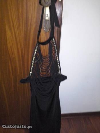 Vestido curto em estado novo