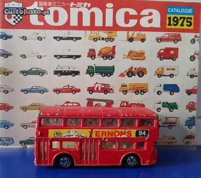 Miniaturas da marca Tomica