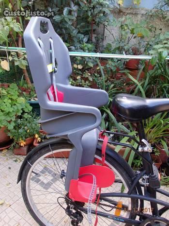 Cadeira porta-criança para bicicleta e capacete