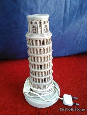 Candeeiro Torre Pisa