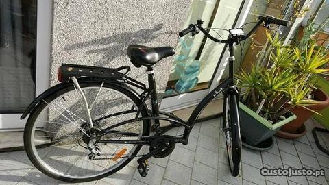 Bicicleta De Cidade Semi Nova Roda 28 Em Alumínio