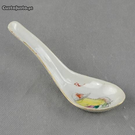 Colher em Porcelana da China 1ª metade séc. XX