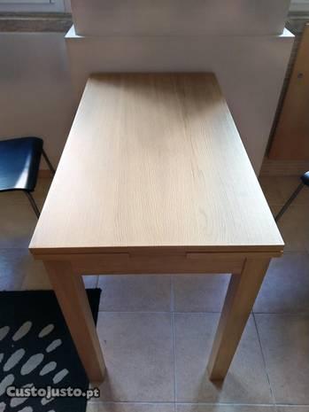 Mesa extensível, chapa de carvalho BJURSTA