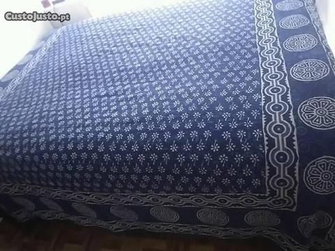 Colcha de cama de casal ou pano de sofá