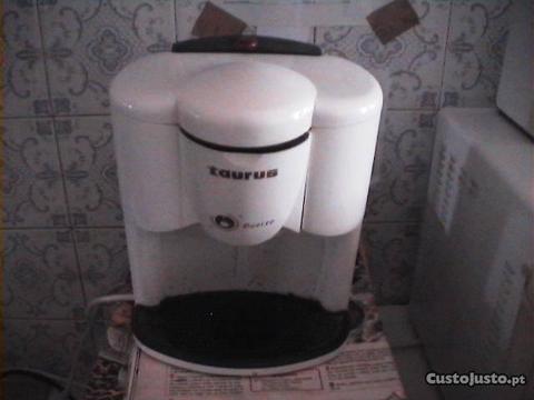 Máquina de Café Taurus