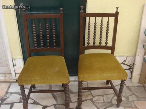 2 Cadeiras Vintage - Veludo - Como Novas
