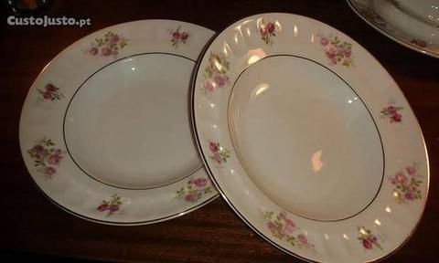 Três peças fabrica porcelanas da S. P grupo V.A
