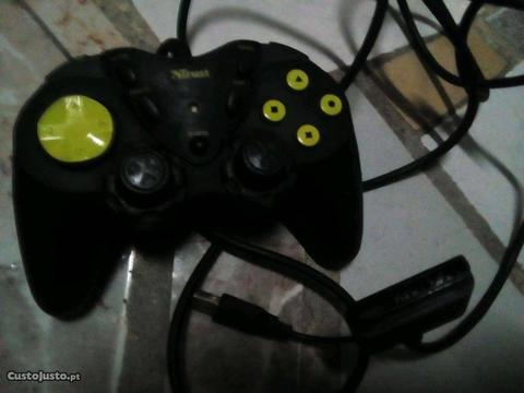 Comando PlayStation com USB e ficha da consola