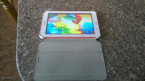 Tablet com carregadore com capa