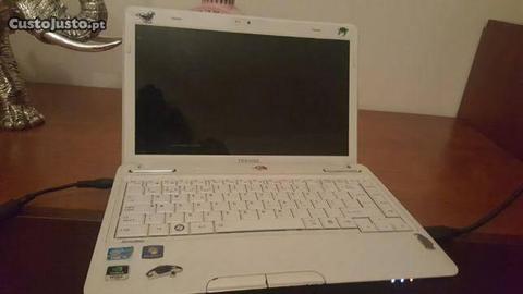 Toshiba L735- ecra partido