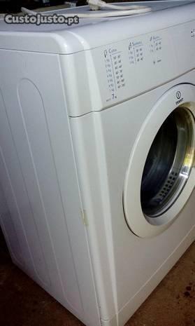 Maquina de secar roupa Indesit