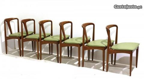 Conjunto de 6 cadeiras Johannes Andersen em teca