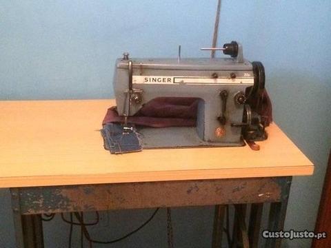 Maquina de costura com Mesa