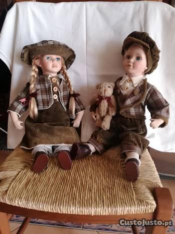 Casal de bonecos do Tirol em porcelana