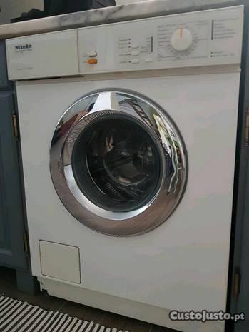 Maquina de lavar roupa MIELE