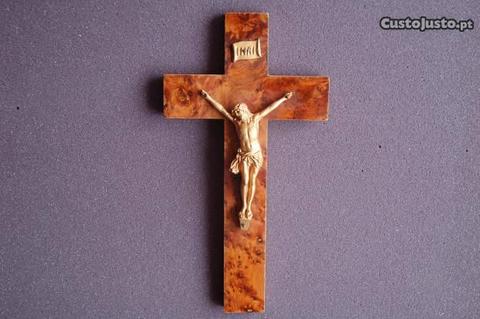 Crucifixo de madeira e metal 25 cm
